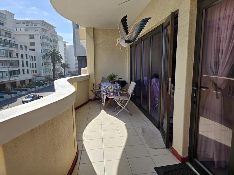 2 Bedroom Property for Sale in Sea Point Western Cape